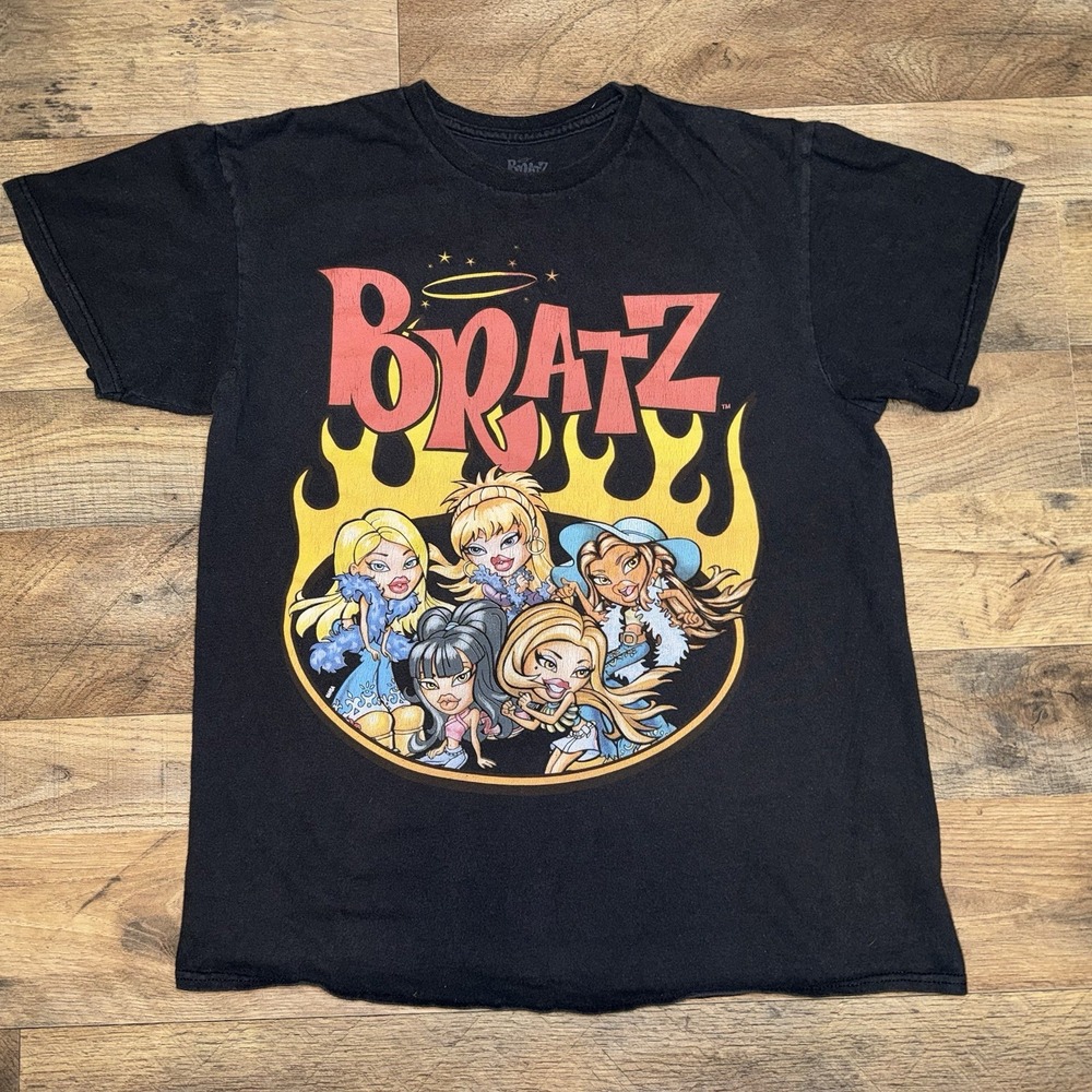 Bratz T Shirt Black Size Medium Collage Flame Fire Jade Sasha Cloe Yasmín women